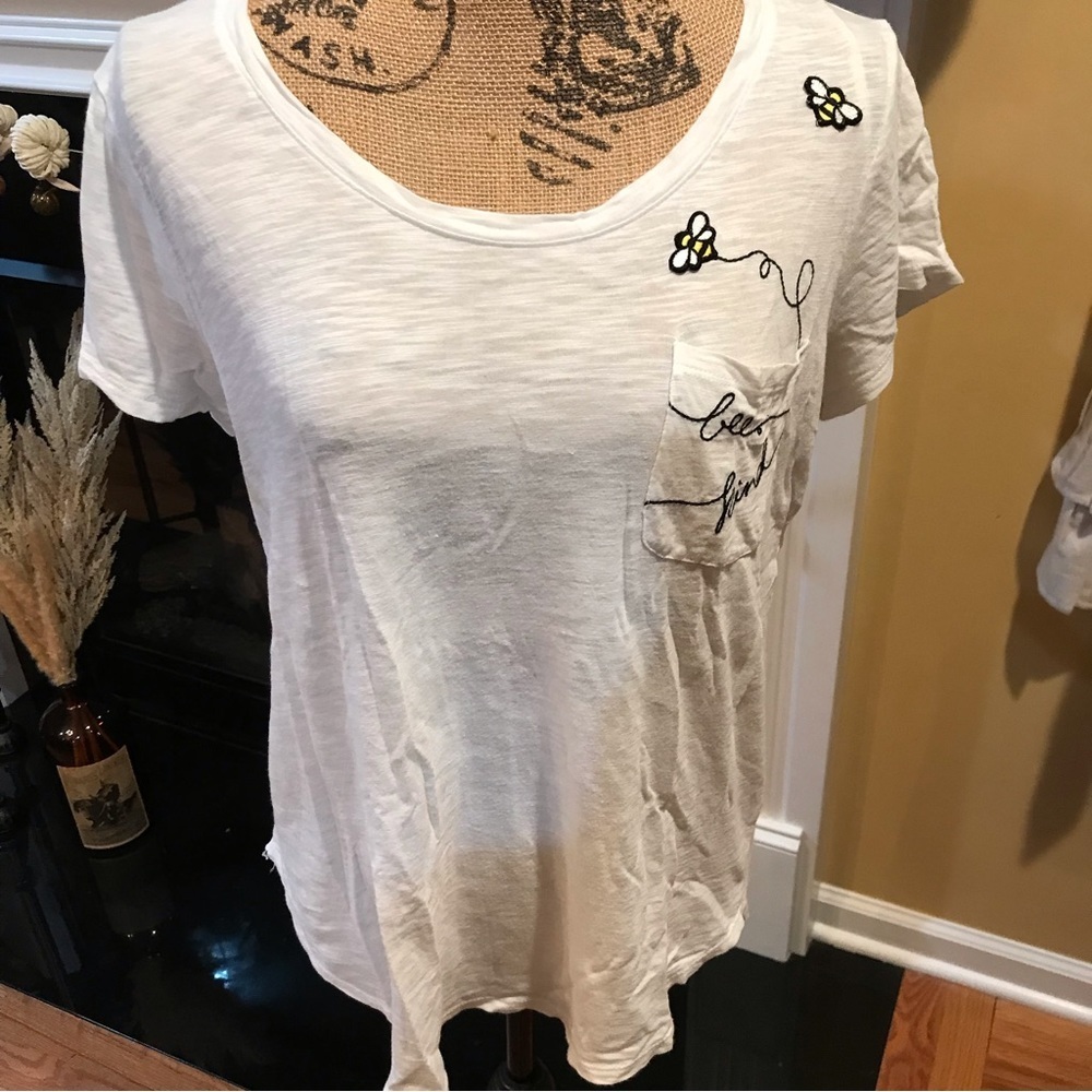 🐝Lauren Conrad Bee Kind Tee